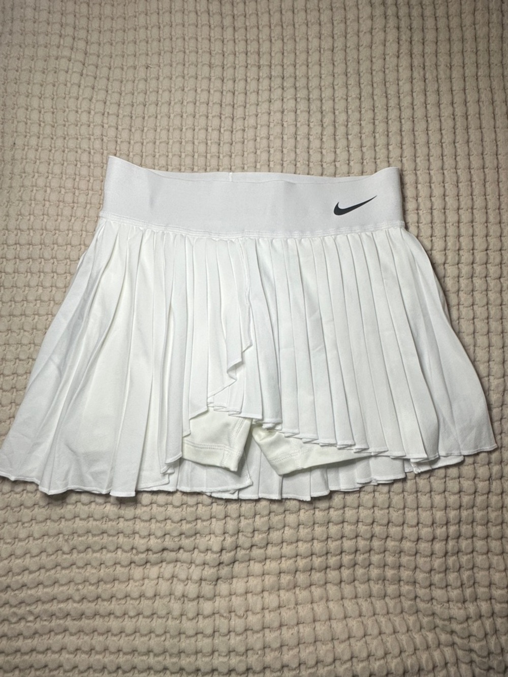 Nike White Pleated Tennis Skort - Picture 2 of 6